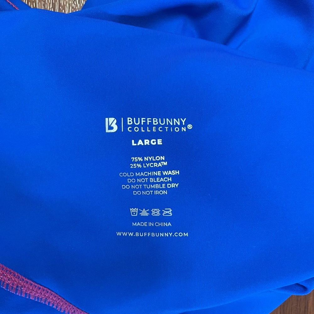 BuffBunny Wave Shorts in the color H2O Blue/Multi - Picture 6 of 8